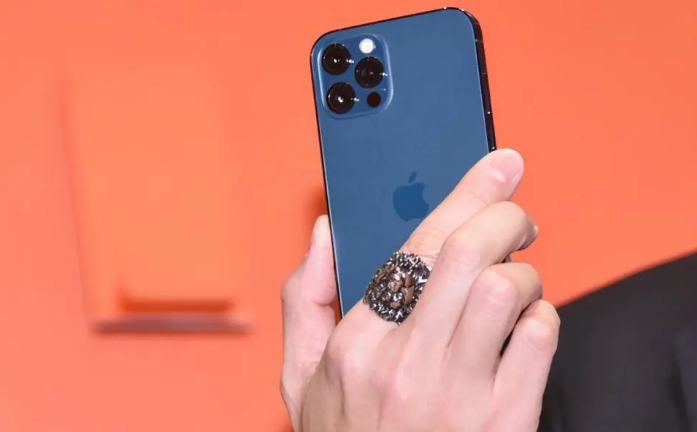 海晏苹果手机维修分享iPhone12系列重启方法教程 